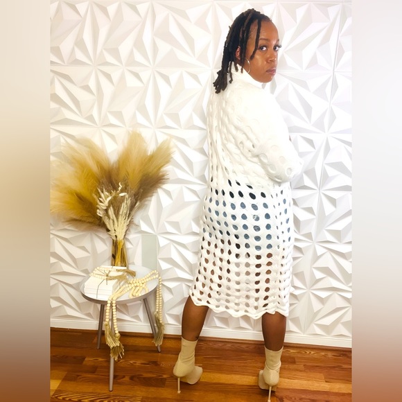 Pressed Hollow Open Flared Cardigan - White - Picture 2 of 5